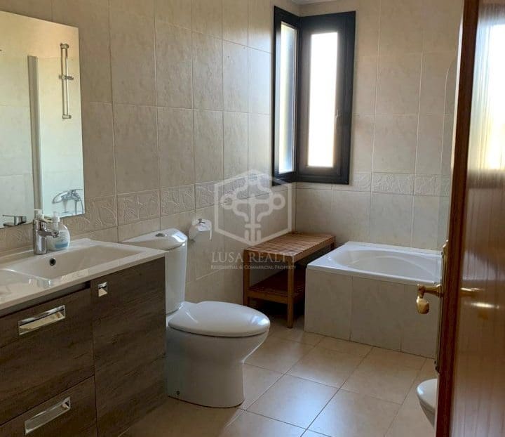 5 sypialnia Willa do wynajęcia w Castelldefels z basenem garażem - 4 900 € (Ref: 9950887)