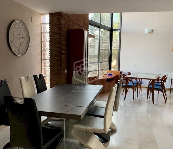 5 sypialnia Willa do wynajęcia w Castelldefels z basenem garażem - 4 900 € (Ref: 9950887)