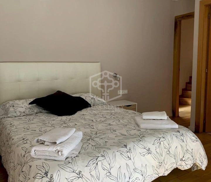 5 sypialnia Willa do wynajęcia w Castelldefels z basenem garażem - 4 900 € (Ref: 9950887)