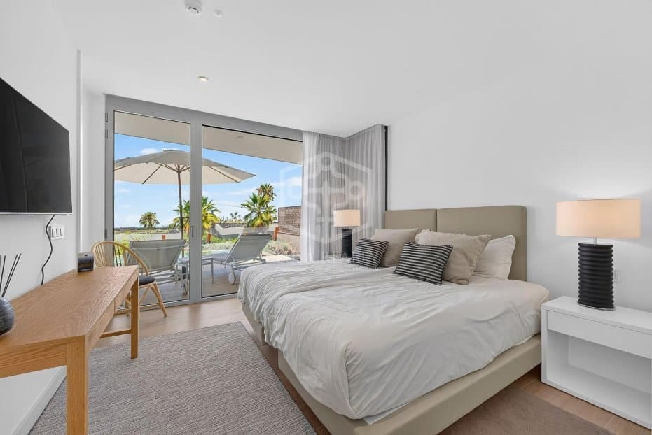 3 bedroom Villa for sale in Guia de Isora with pool garage - € 1,850,000 (Ref: 9956689)