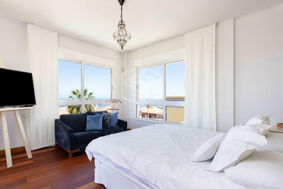 7 slaapkamer Villa te koop in Puerto de la Cruz met zwembad garage - € 1.800.000 (Ref: 9956690)