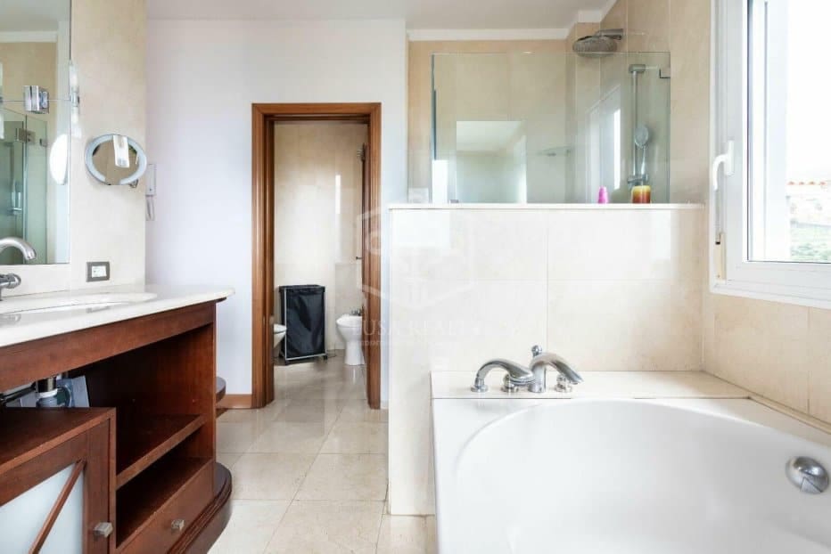 7 slaapkamer Villa te koop in Puerto de la Cruz met zwembad garage - € 1.800.000 (Ref: 9956690)