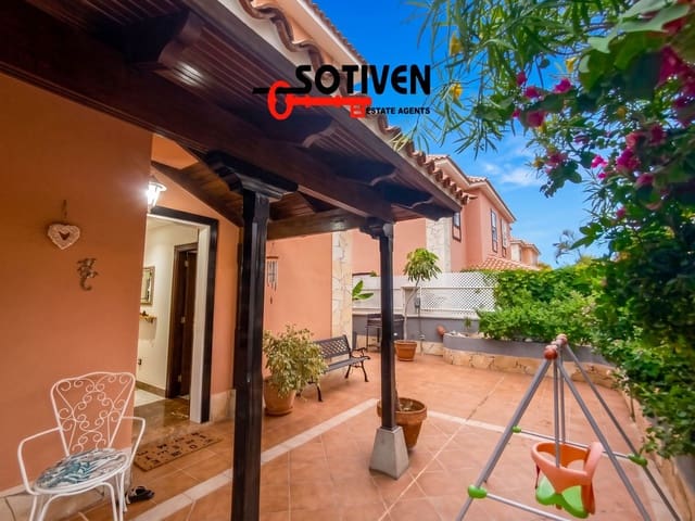 3 makuuhuone Paritalo vuokrattavana paikassa Adeje mukana uima-altaan - 2 600 € (Ref: 10011079)