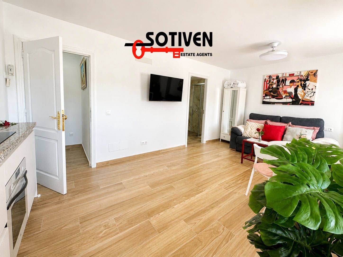 Studio te huur in Los Cristianos met zwembad - € 1.400 (Ref: 10061362)