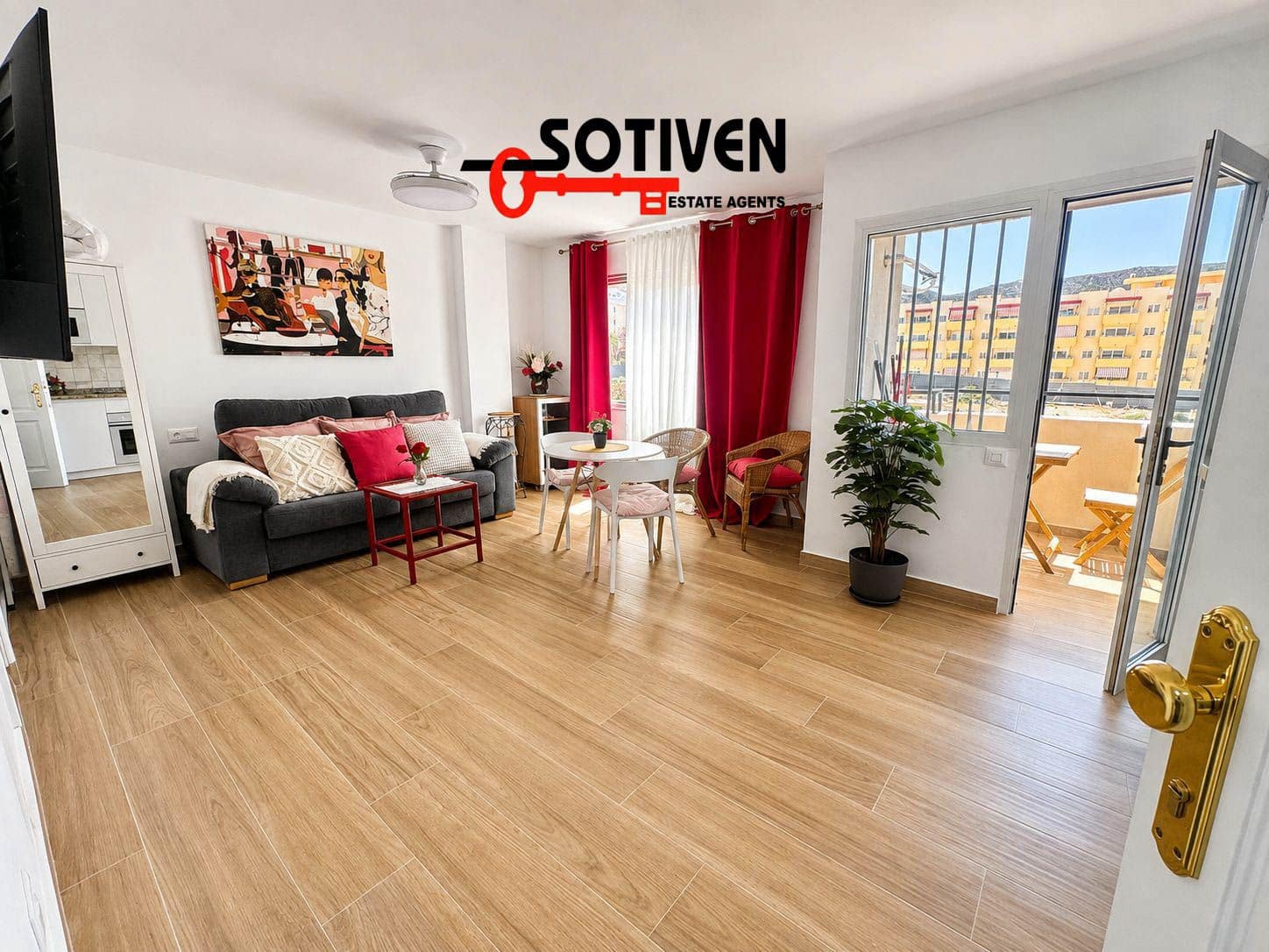 Studio te huur in Los Cristianos met zwembad - € 1.400 (Ref: 10061362)