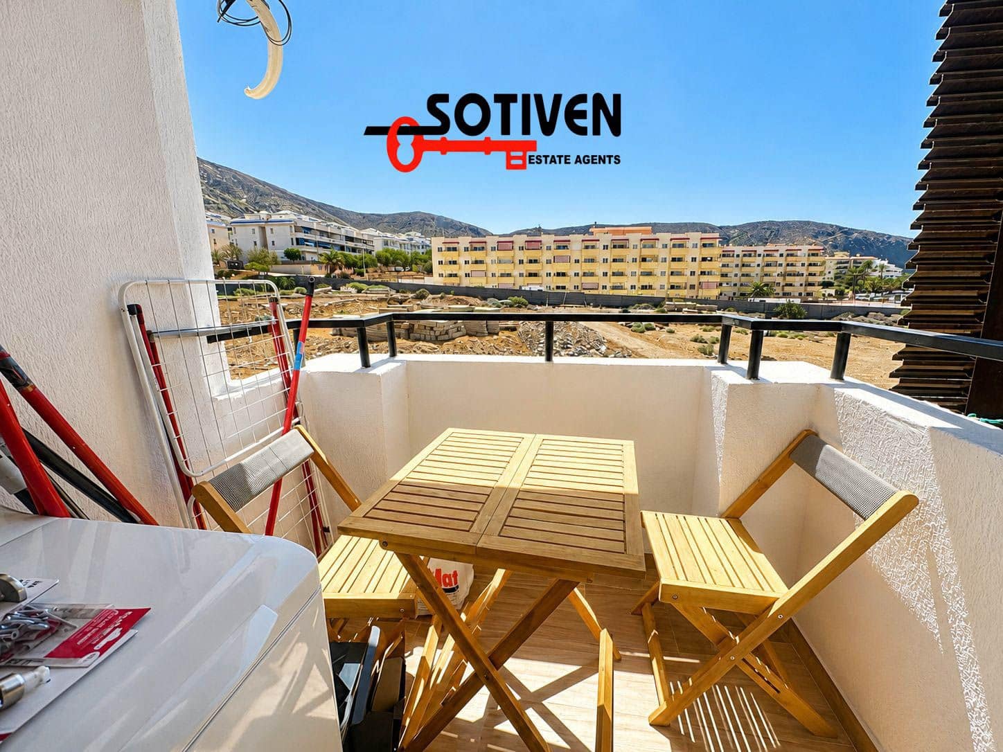 Studio te huur in Los Cristianos met zwembad - € 1.400 (Ref: 10061362)