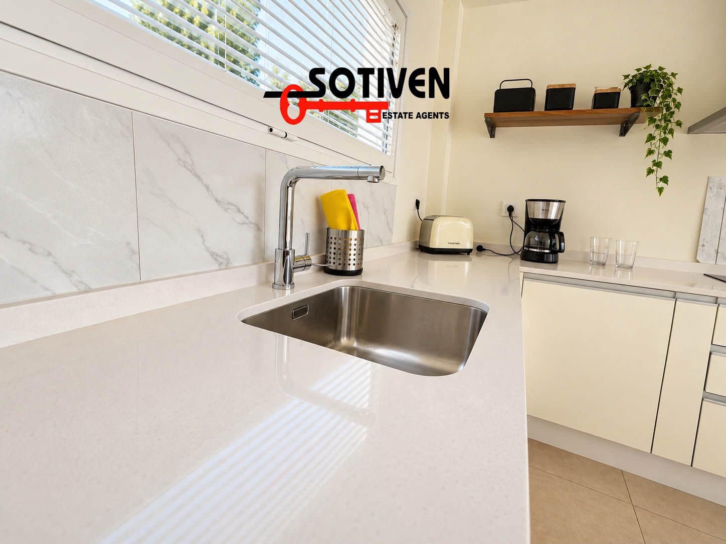 3 sypialnia Willa do wynajęcia w Playa Paraiso z basenem garażem - 5 000 € (Ref: 10099753)