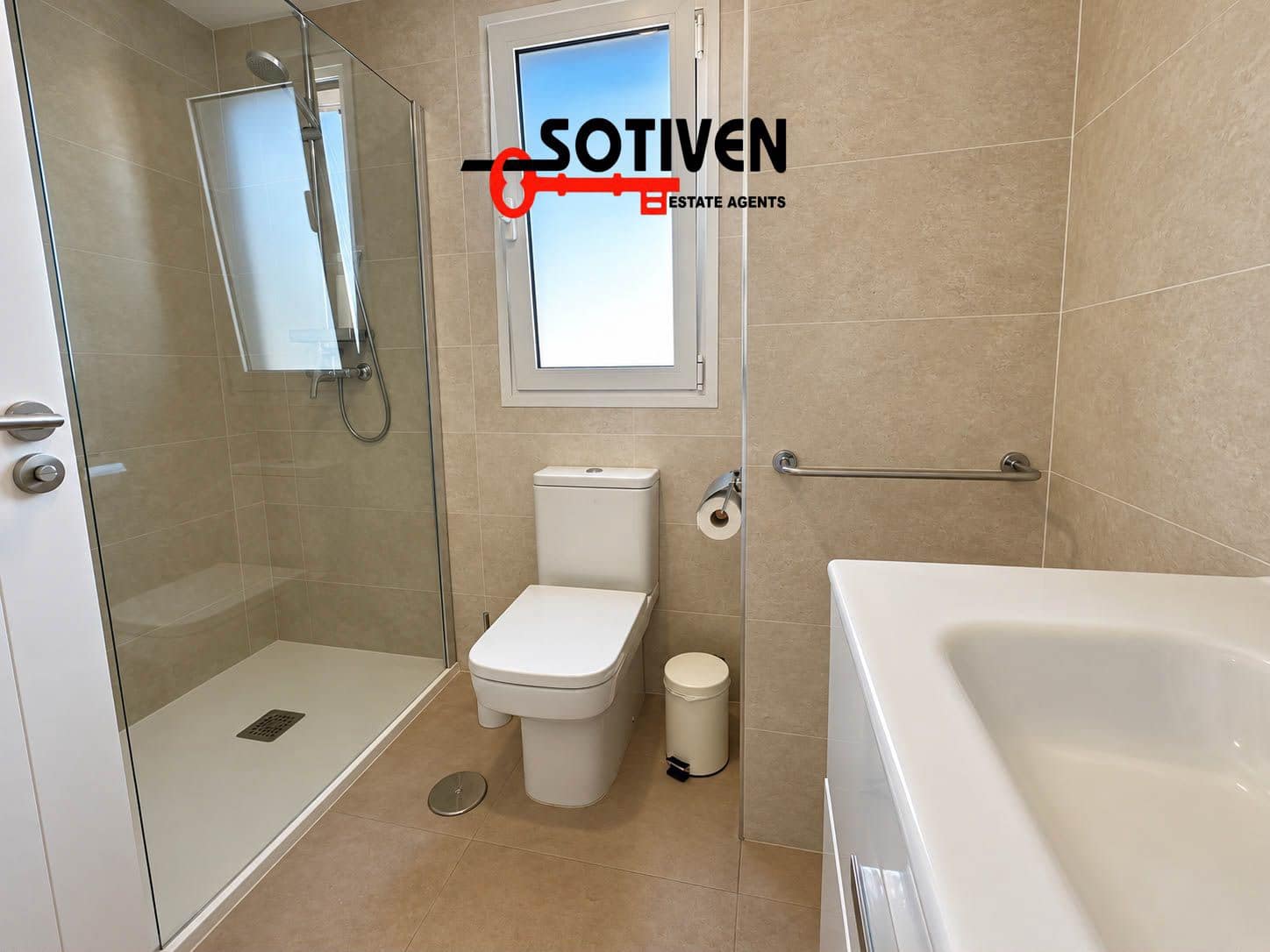 3 sypialnia Willa do wynajęcia w Playa Paraiso z basenem garażem - 5 000 € (Ref: 10099753)