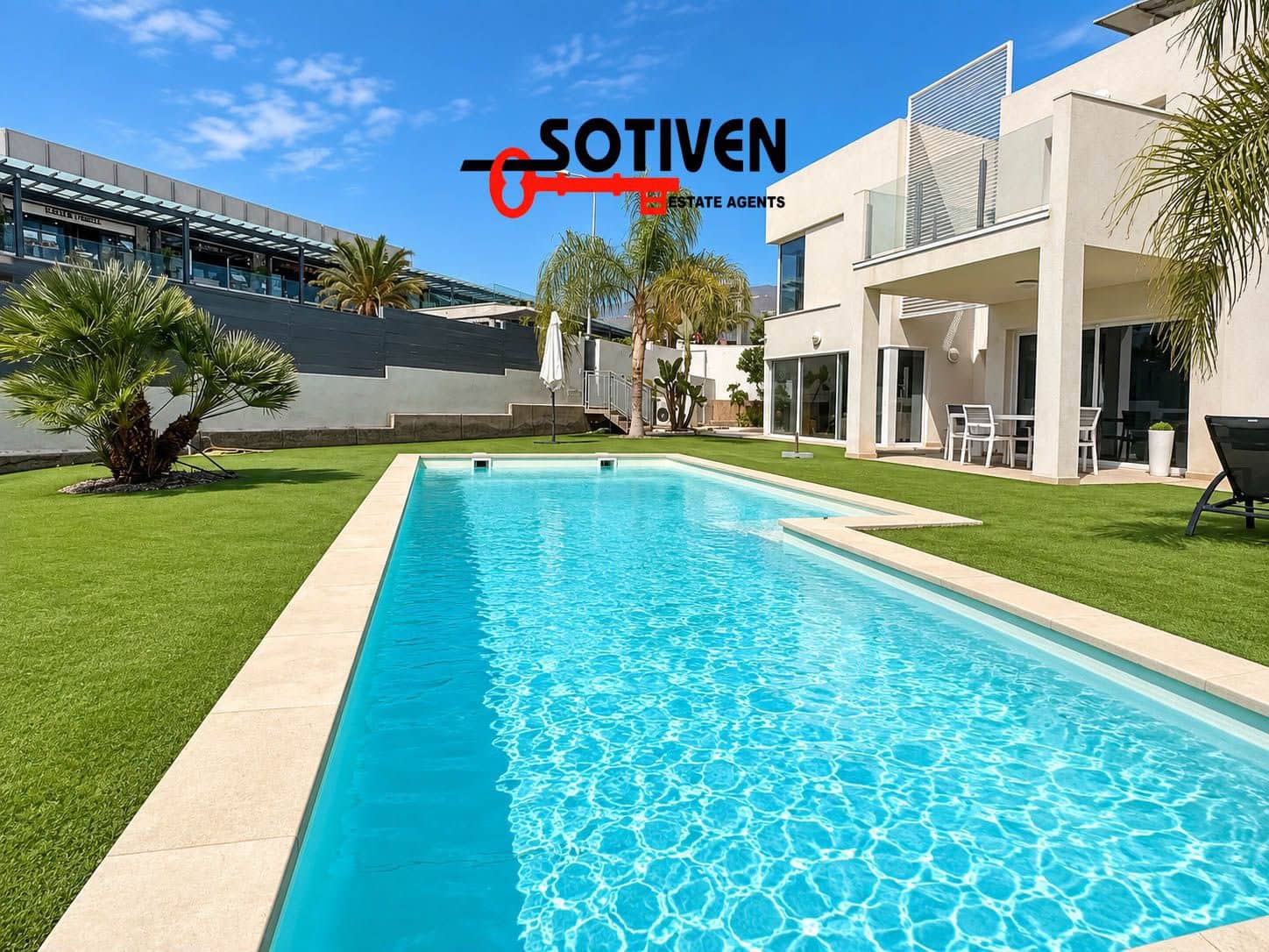 3 sypialnia Willa do wynajęcia w Playa Paraiso z basenem garażem - 5 000 € (Ref: 10099753)
