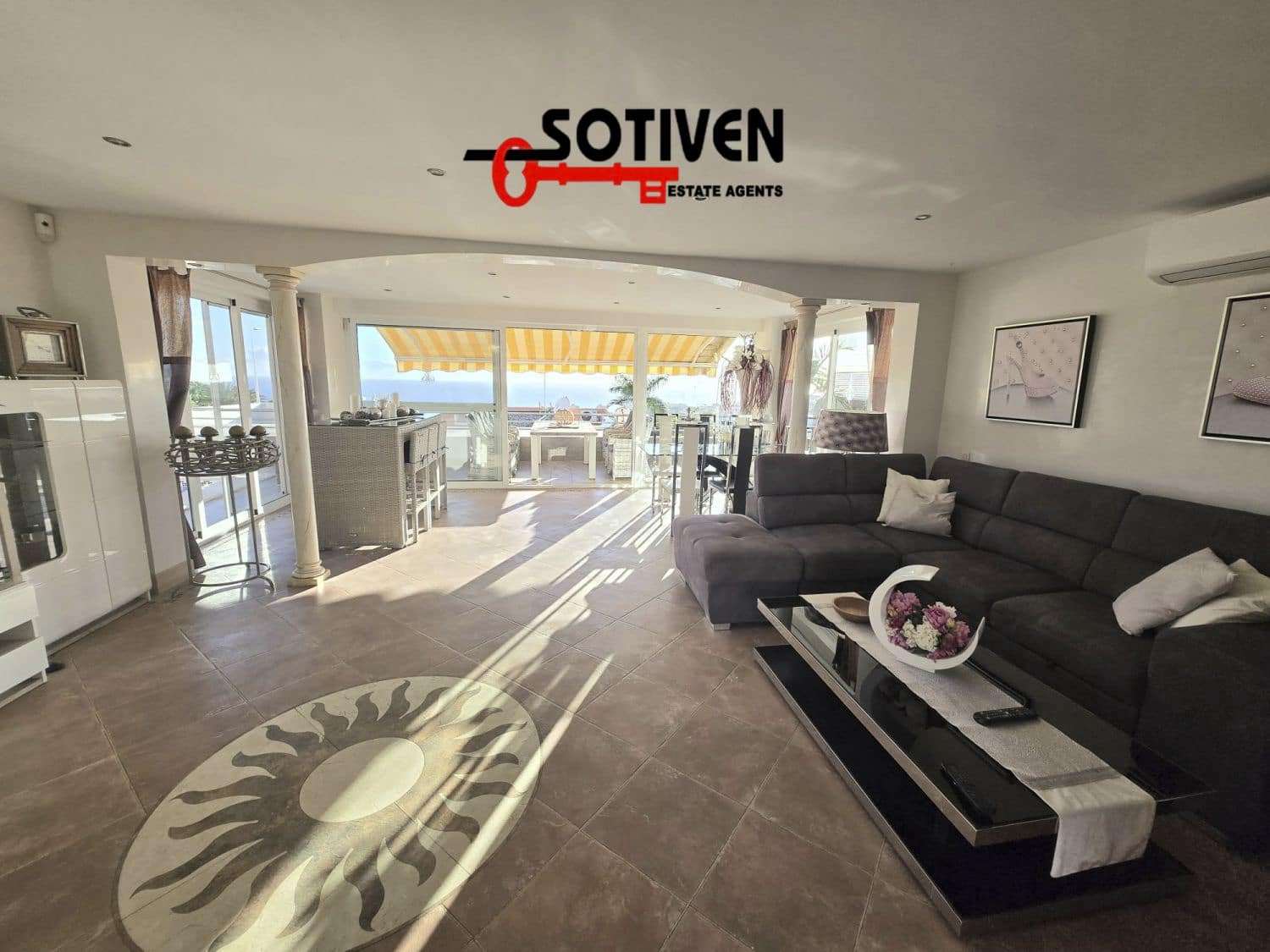 3 quarto Moradia para arrendar em Costa Adeje com piscina garagem - 4 600 € (Ref: 10118846)