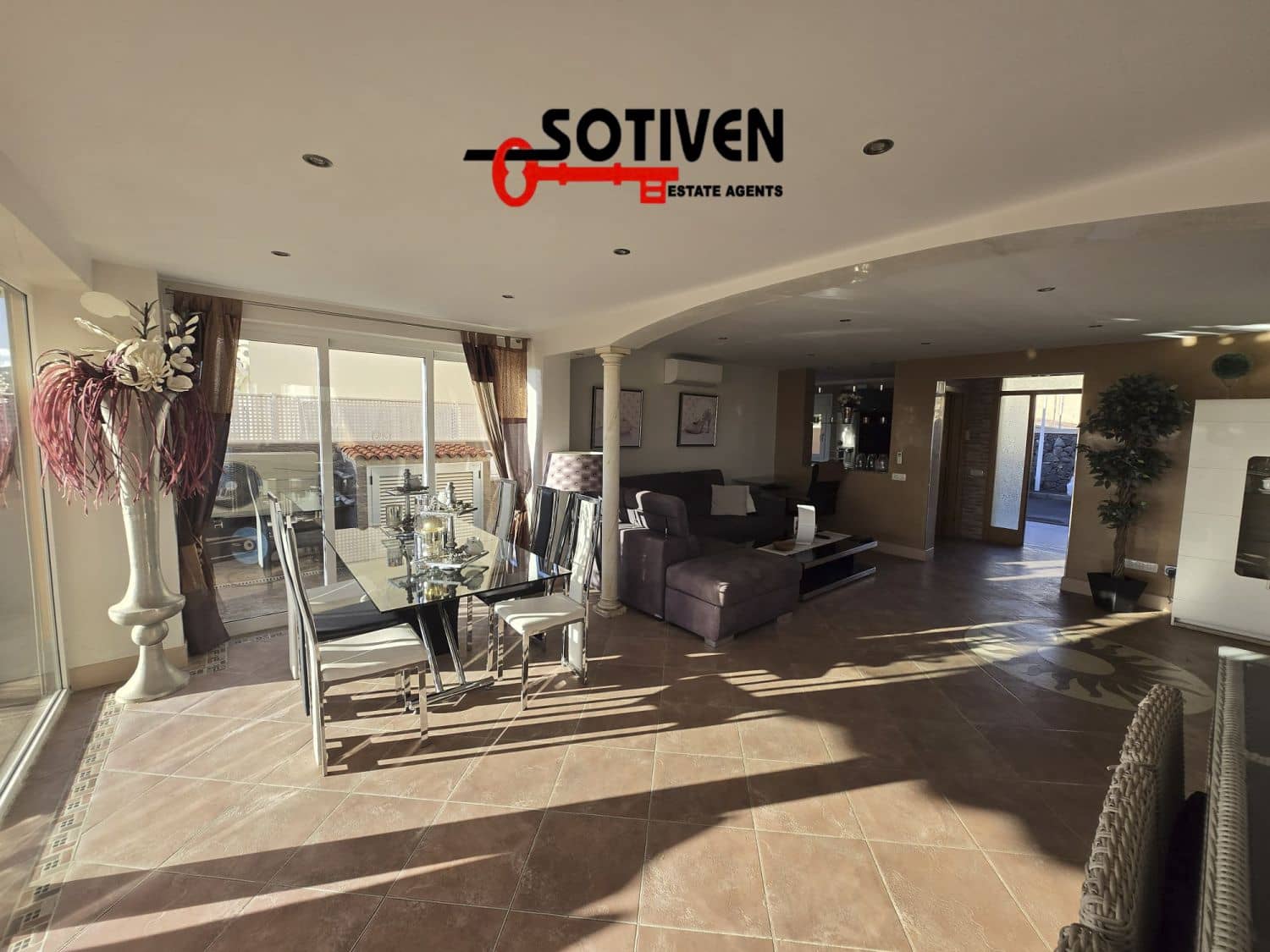 3 quarto Moradia para arrendar em Costa Adeje com piscina garagem - 4 600 € (Ref: 10118846)