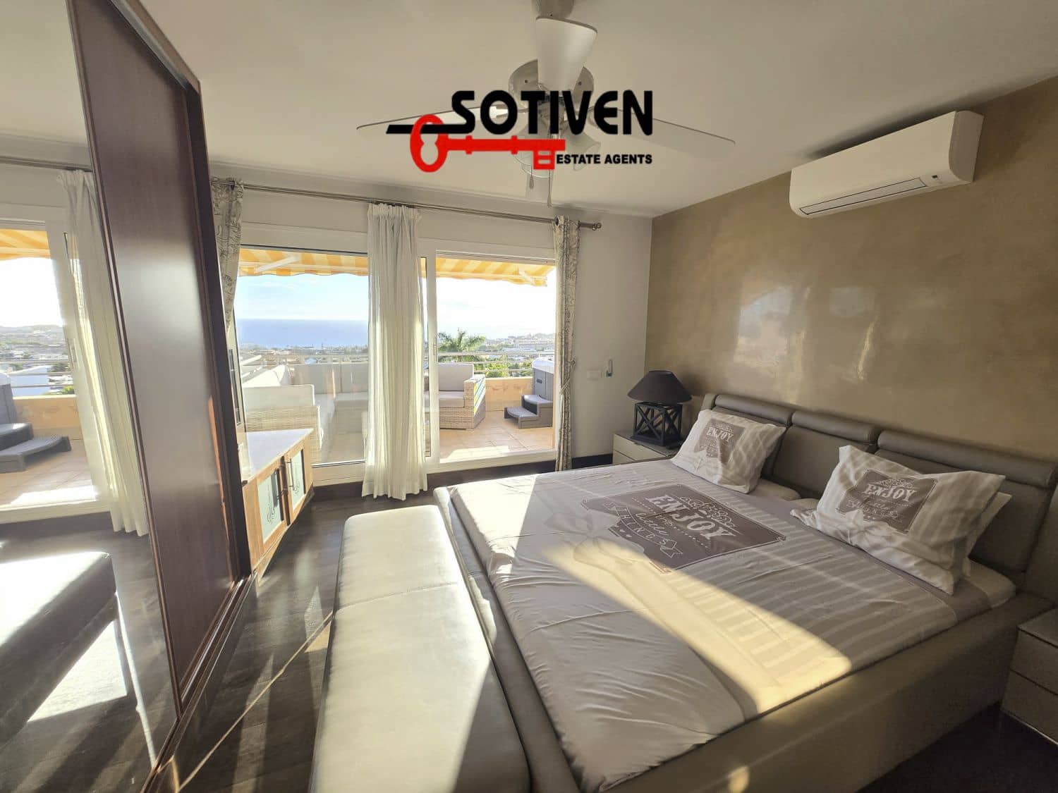 3 quarto Moradia para arrendar em Costa Adeje com piscina garagem - 4 600 € (Ref: 10118846)