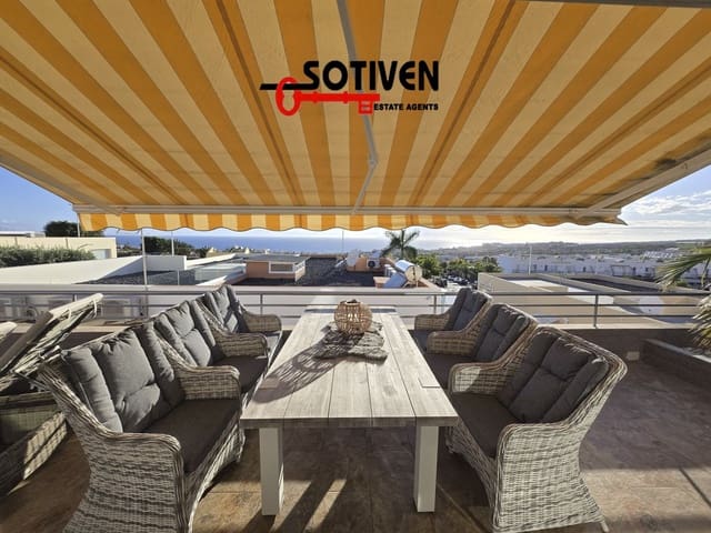 3 quarto Moradia para arrendar em Costa Adeje, Adeje com piscina garagem - 4 600 € (Ref: 10118846)