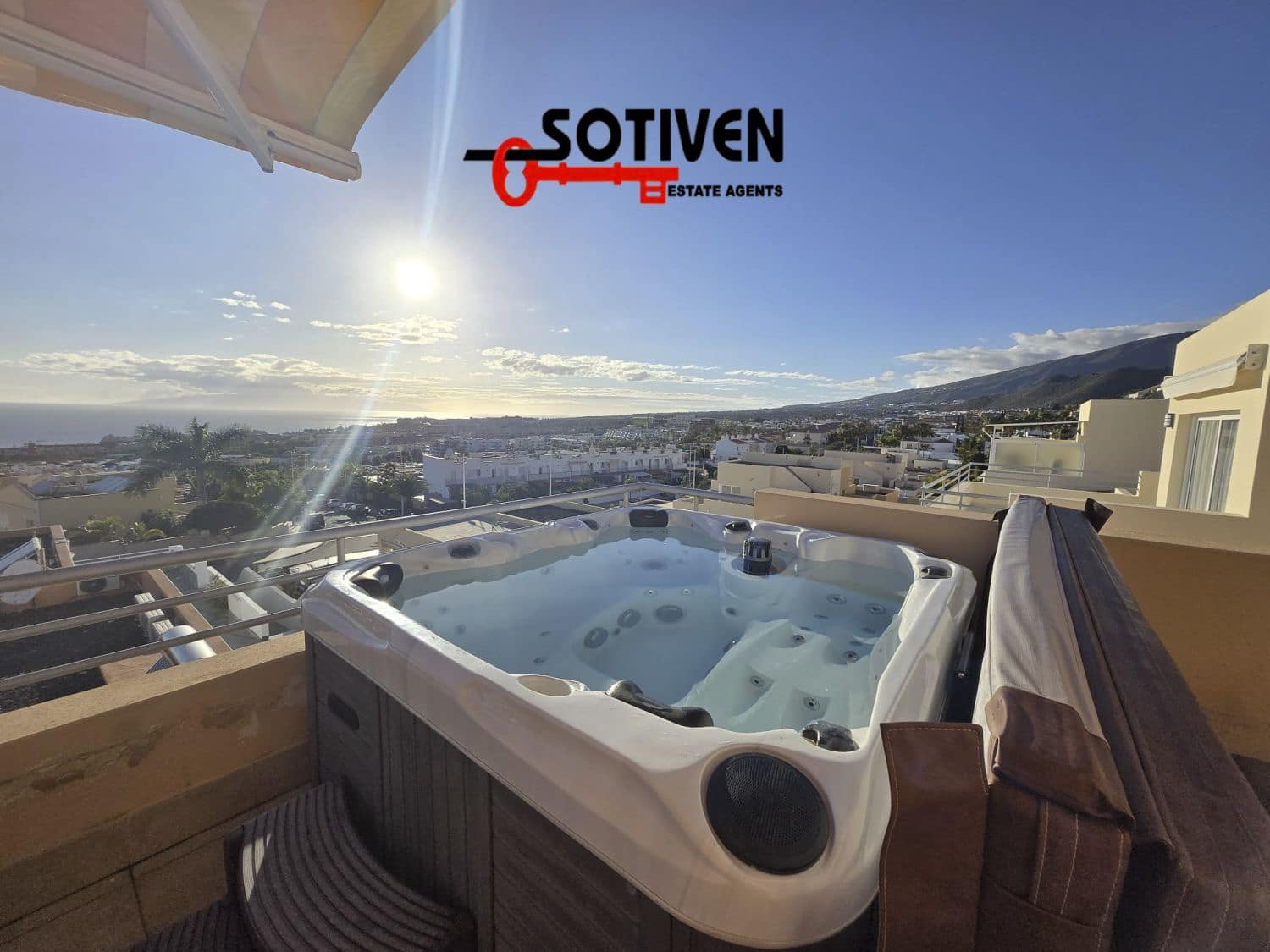 3 quarto Moradia para arrendar em Costa Adeje com piscina garagem - 4 600 € (Ref: 10118846)