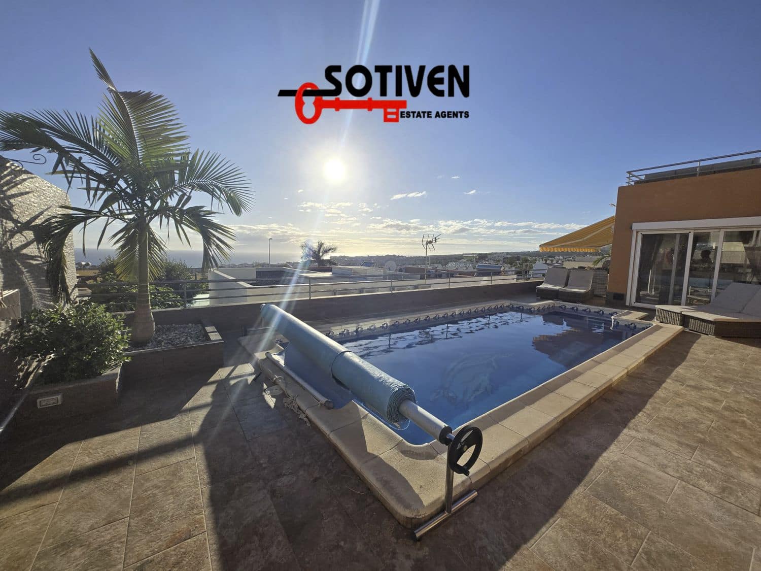 3 quarto Moradia para arrendar em Costa Adeje com piscina garagem - 4 600 € (Ref: 10118846)