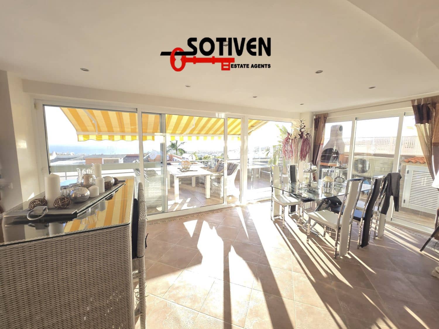 3 quarto Moradia para arrendar em Costa Adeje com piscina garagem - 4 600 € (Ref: 10118846)