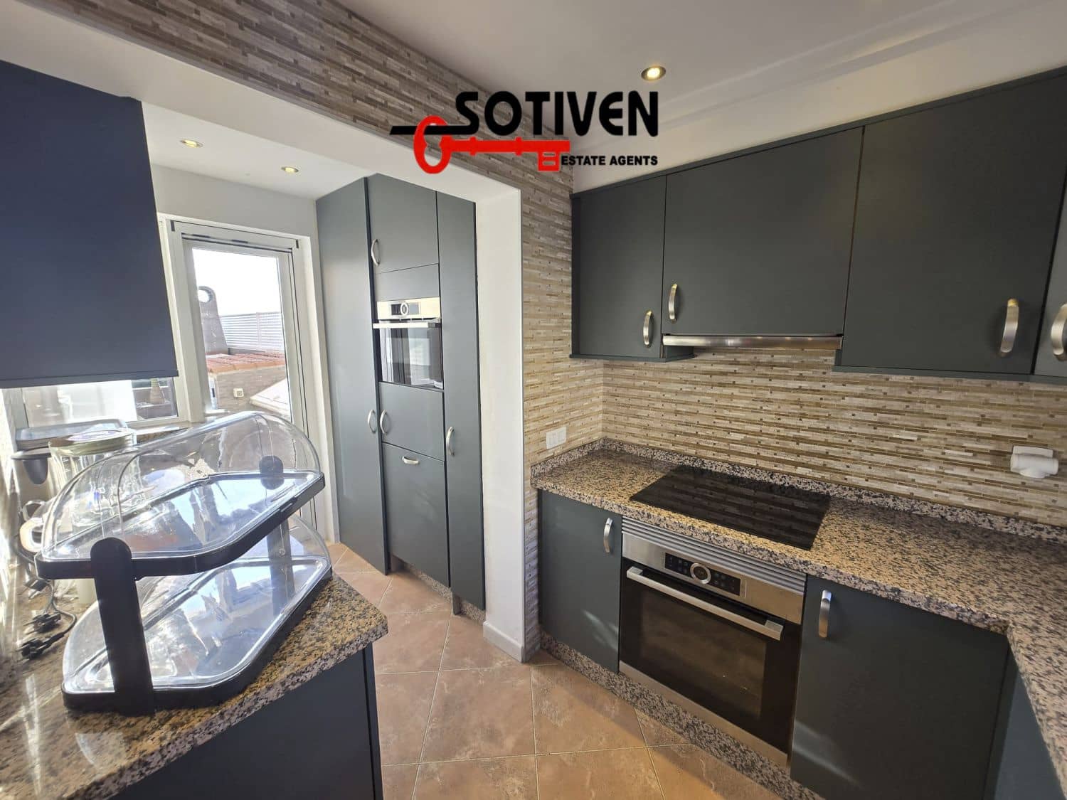 3 quarto Moradia para arrendar em Costa Adeje com piscina garagem - 4 600 € (Ref: 10118846)