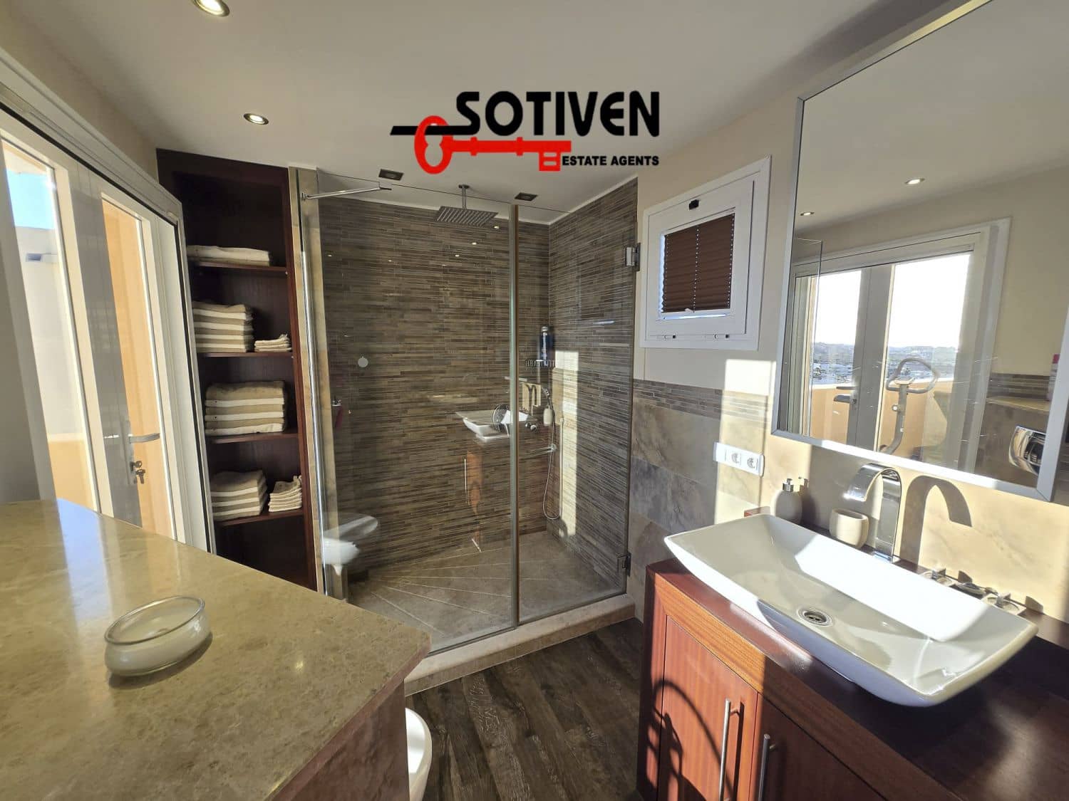 3 quarto Moradia para arrendar em Costa Adeje com piscina garagem - 4 600 € (Ref: 10118846)