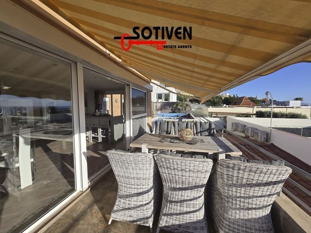 3 quarto Moradia para arrendar em Costa Adeje, Adeje com piscina garagem - 4 600 € (Ref: 10118846)