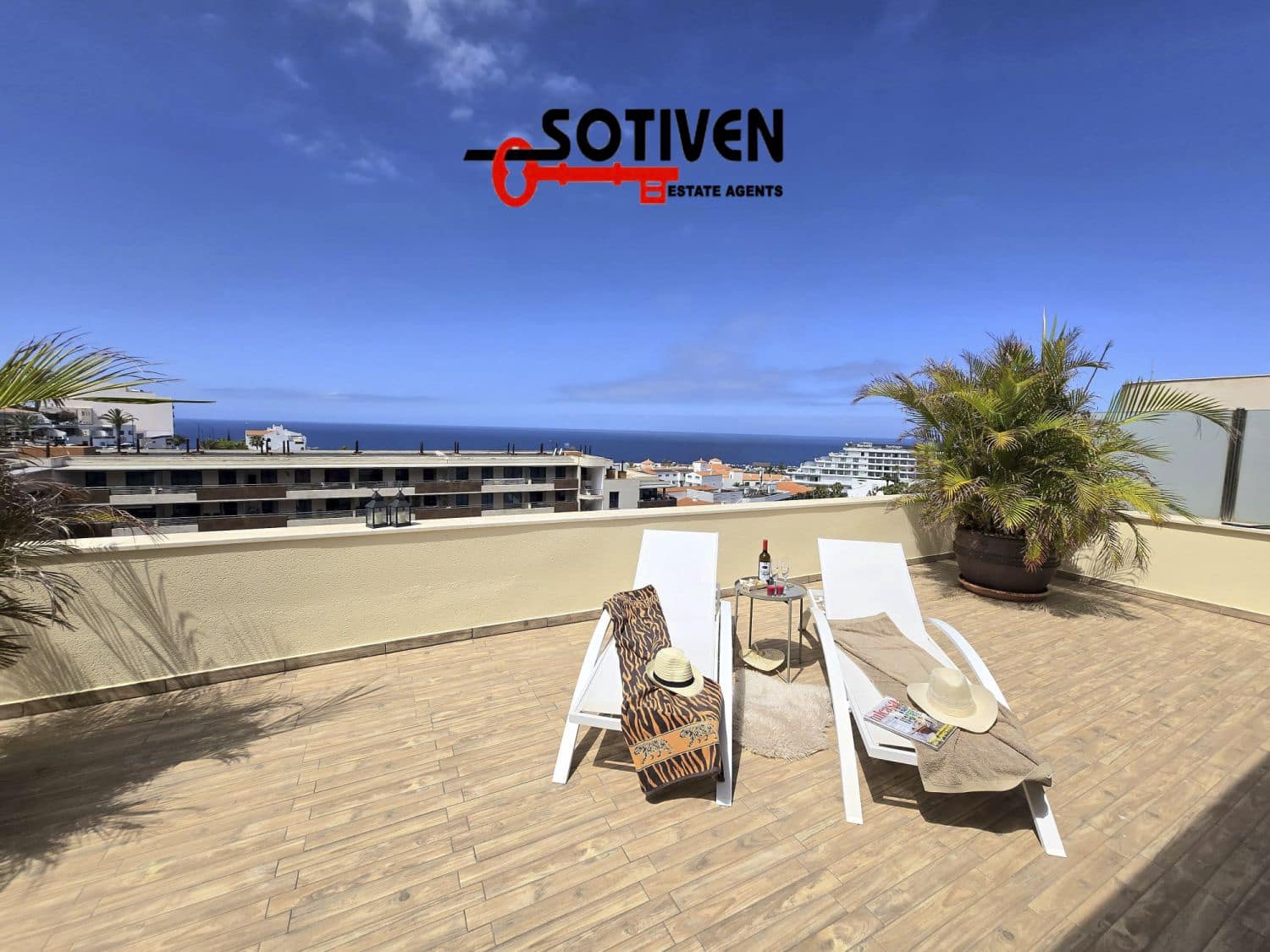 Ático de 2 habitaciones en Los Gigantes en venta con piscina garaje - 670.000 € (Ref: 10118848)