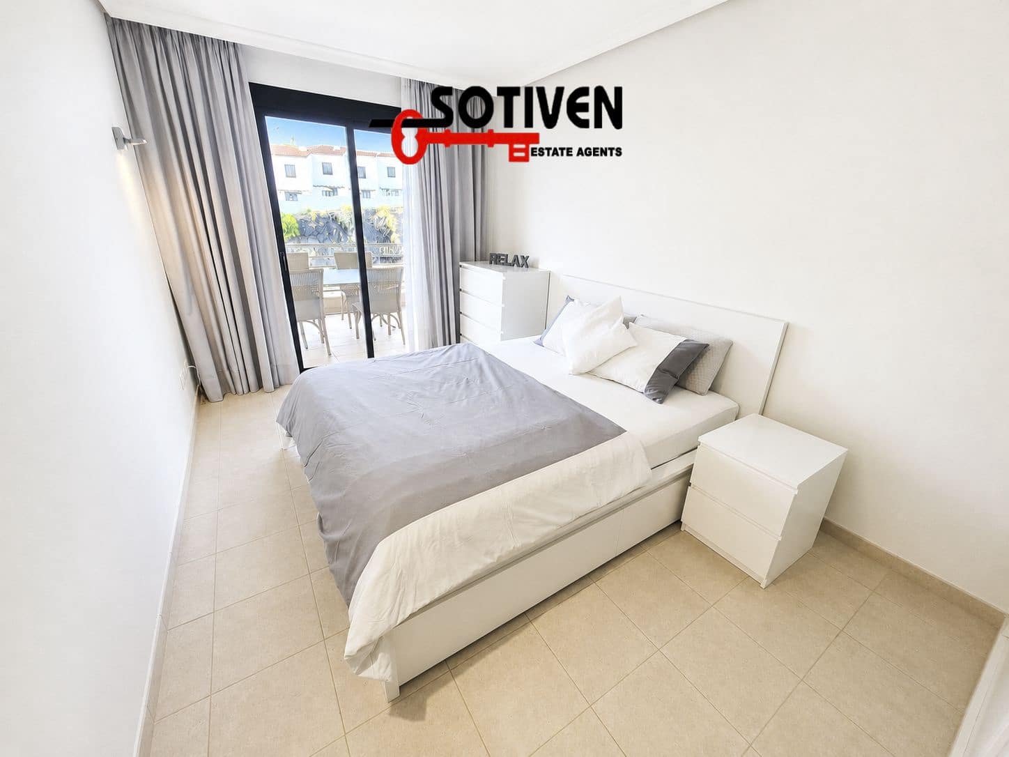 Ático de 2 habitaciones en Los Gigantes en venta con piscina garaje - 670.000 € (Ref: 10118848)