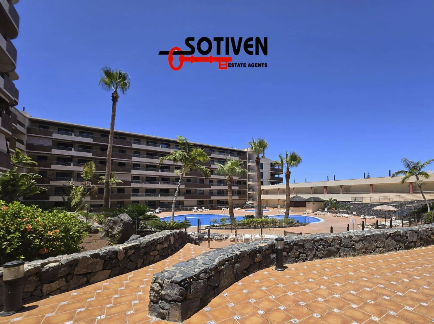 Ático de 2 habitaciones en Los Gigantes en venta con piscina garaje - 670.000 € (Ref: 10118848)