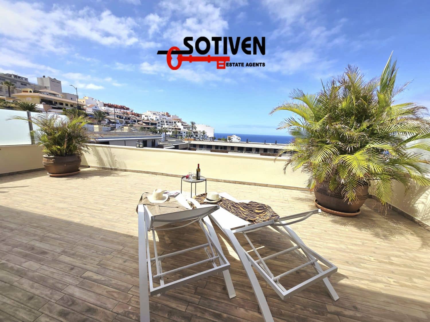 Ático de 2 habitaciones en Los Gigantes en venta con piscina garaje - 670.000 € (Ref: 10118848)