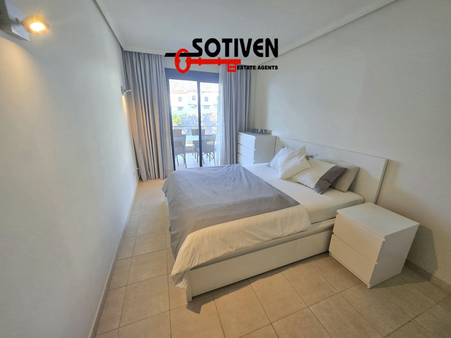 Ático de 2 habitaciones en Los Gigantes en venta con piscina garaje - 670.000 € (Ref: 10118848)