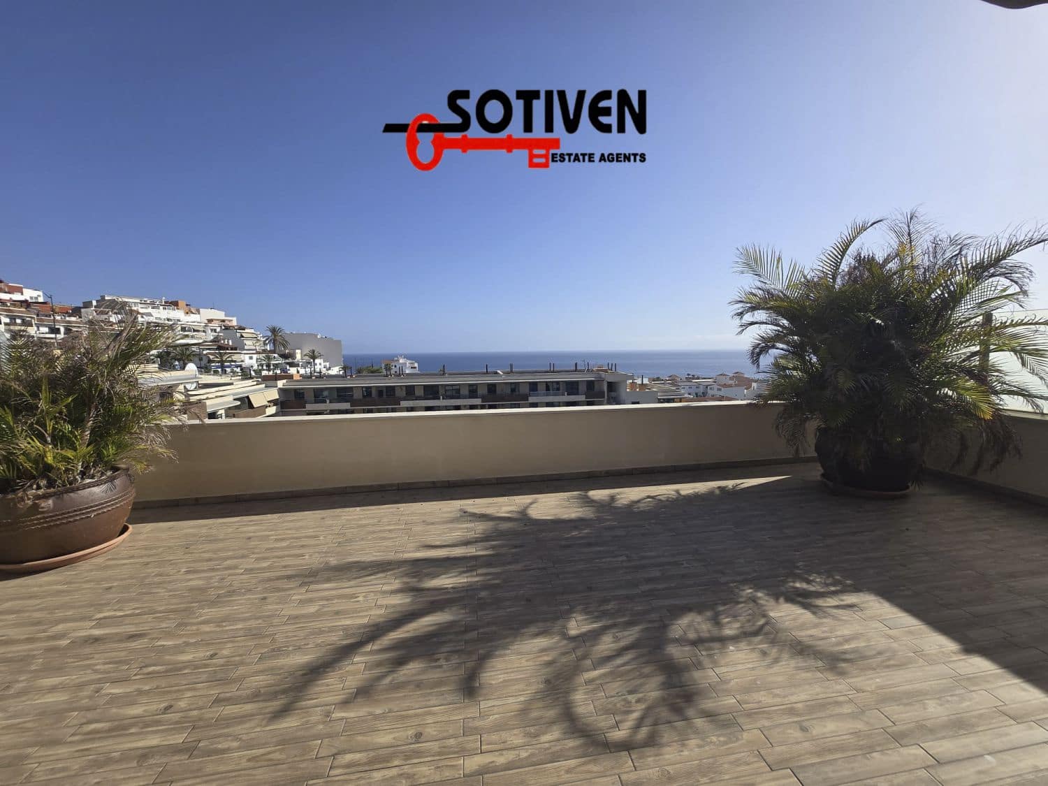 Ático de 2 habitaciones en Los Gigantes en venta con piscina garaje - 670.000 € (Ref: 10118848)