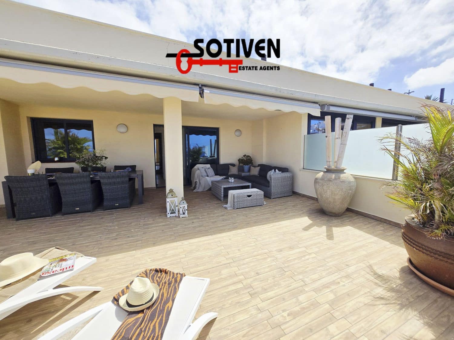Ático de 2 habitaciones en Los Gigantes en venta con piscina garaje - 670.000 € (Ref: 10118848)