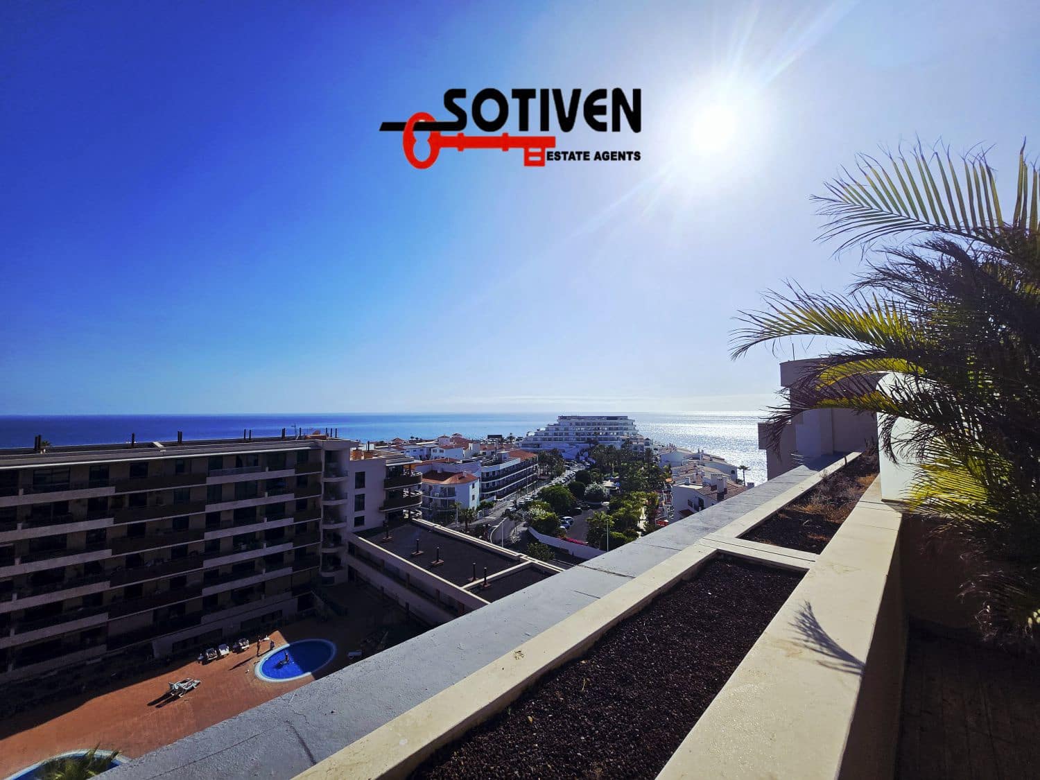 Ático de 2 habitaciones en Los Gigantes en venta con piscina garaje - 670.000 € (Ref: 10118848)