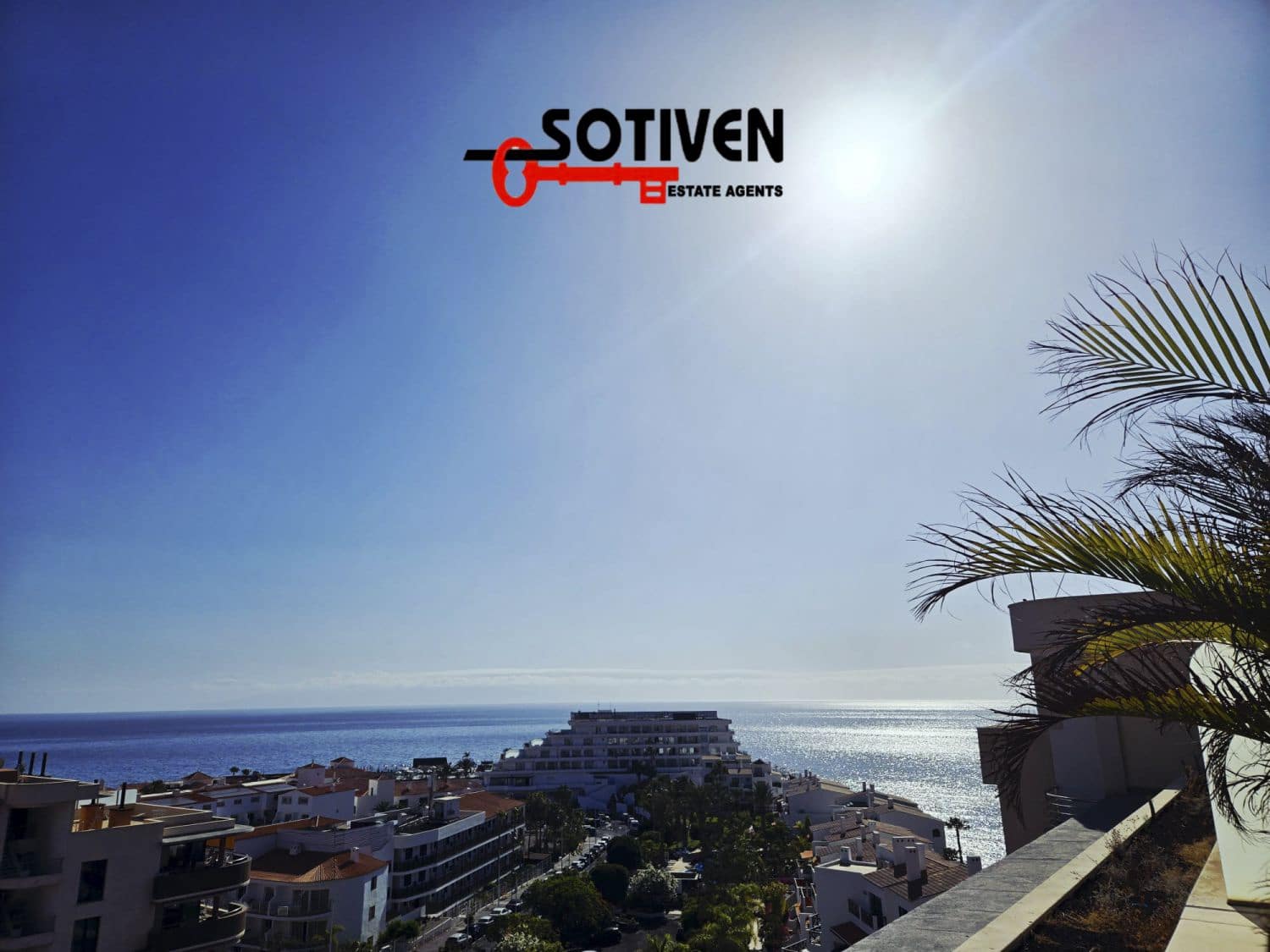 Ático de 2 habitaciones en Los Gigantes en venta con piscina garaje - 670.000 € (Ref: 10118848)