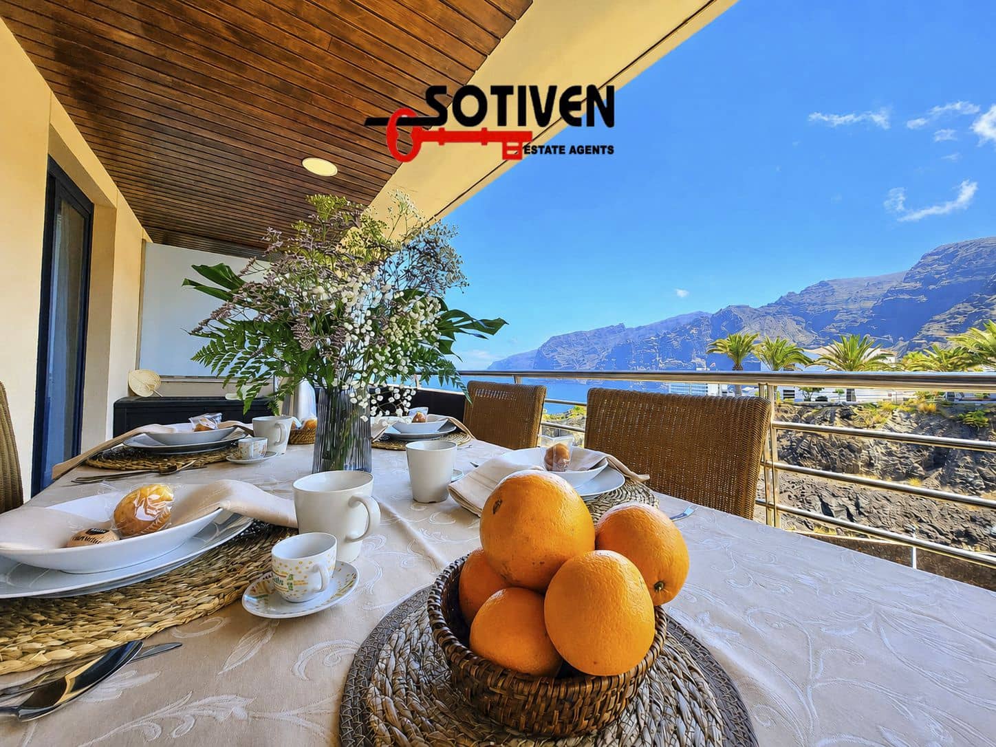 Ático de 2 habitaciones en Los Gigantes en venta con piscina garaje - 670.000 € (Ref: 10118848)
