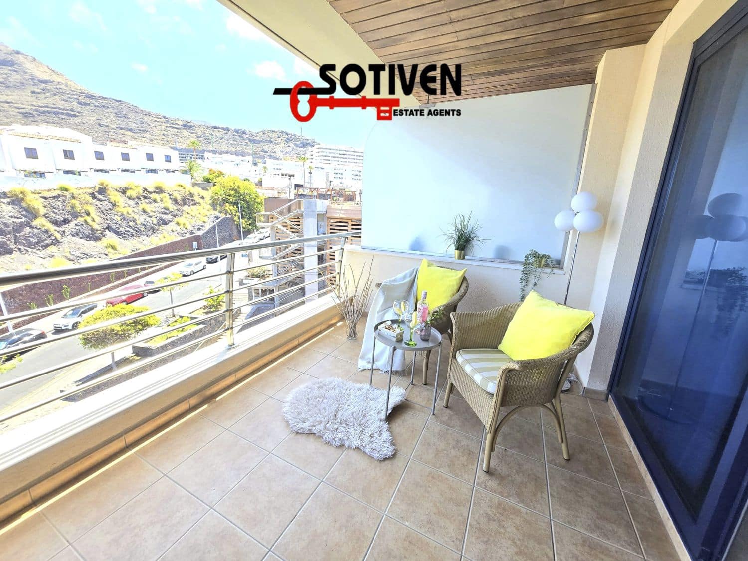 Ático de 2 habitaciones en Los Gigantes en venta con piscina garaje - 670.000 € (Ref: 10118848)