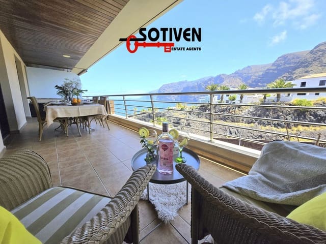 Ático de 2 habitaciones en Los Gigantes, Santiago del Teide en venta con piscina garaje - 670.000 € (Ref: 10118848)