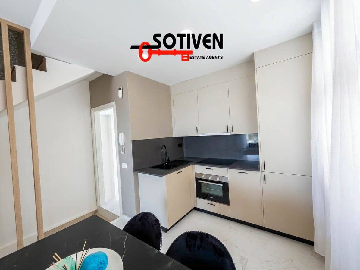 3 soveværelse Rækkehus til salg i Playa San Juan med garage - € 584.500 (Ref: 10141766)