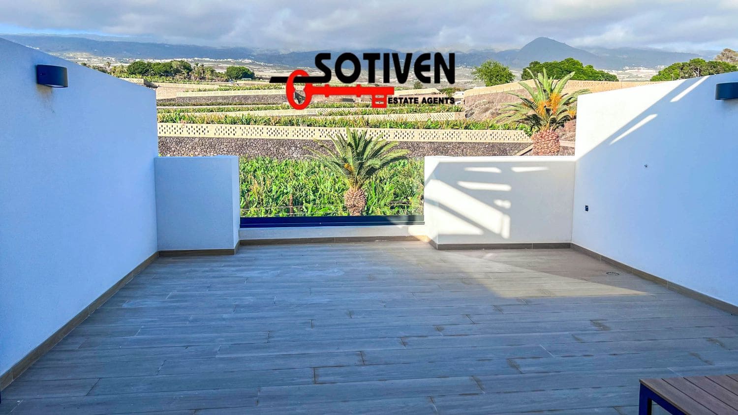 3 soveværelse Rækkehus til salg i Playa San Juan med garage - € 470.000 (Ref: 10141767)