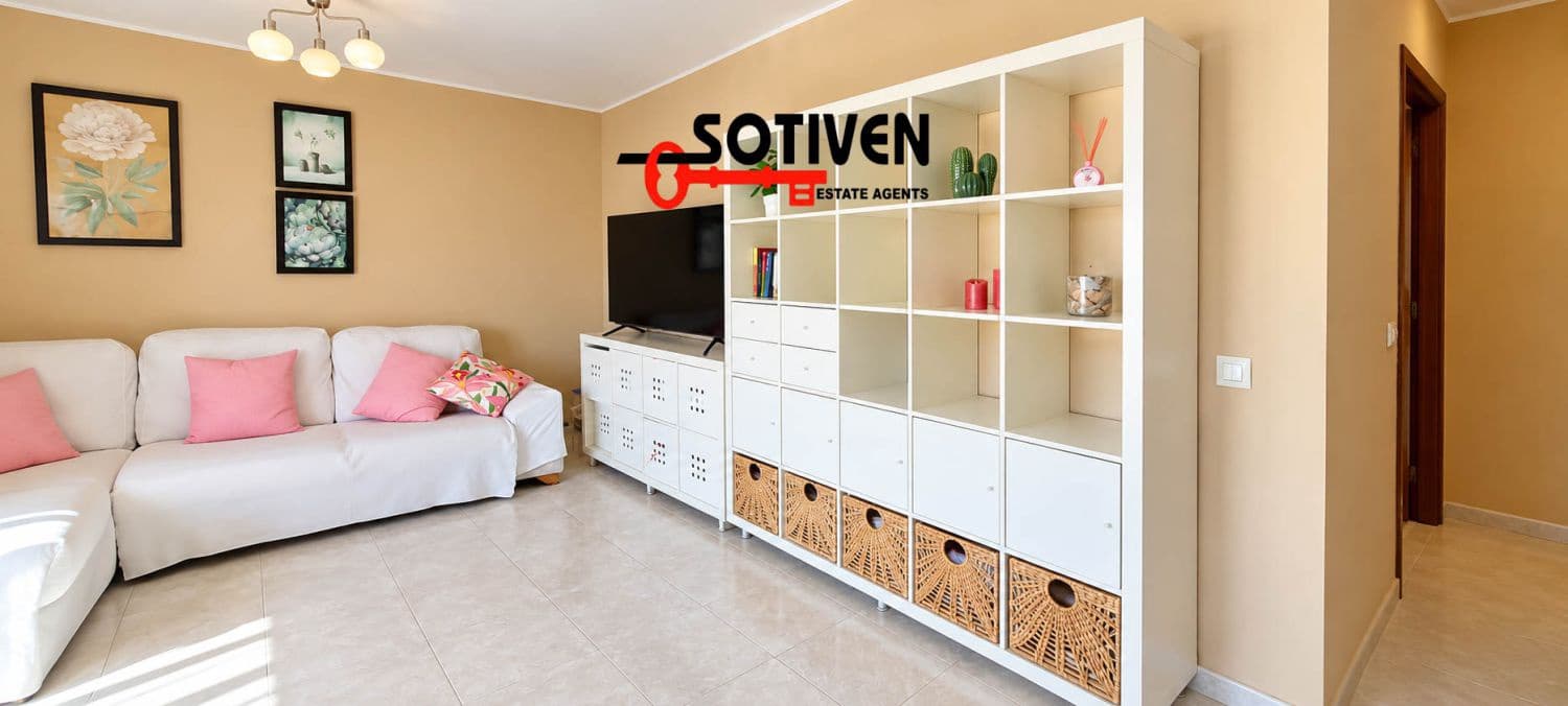 3 Zimmer Apartment zu verkaufen in El Medano mit Pool Garage - 350.000 € (Ref: 10146348)
