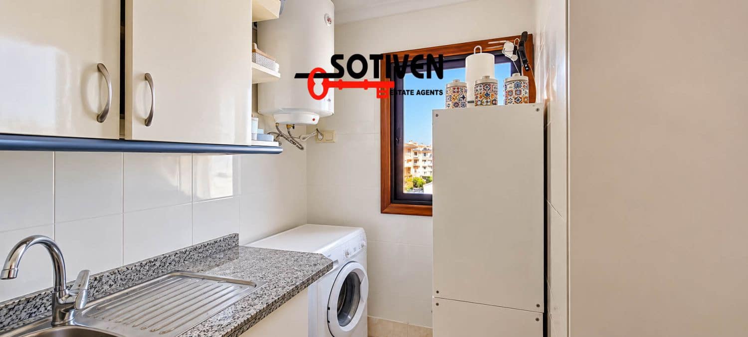 3 Zimmer Apartment zu verkaufen in El Medano mit Pool Garage - 350.000 € (Ref: 10146348)