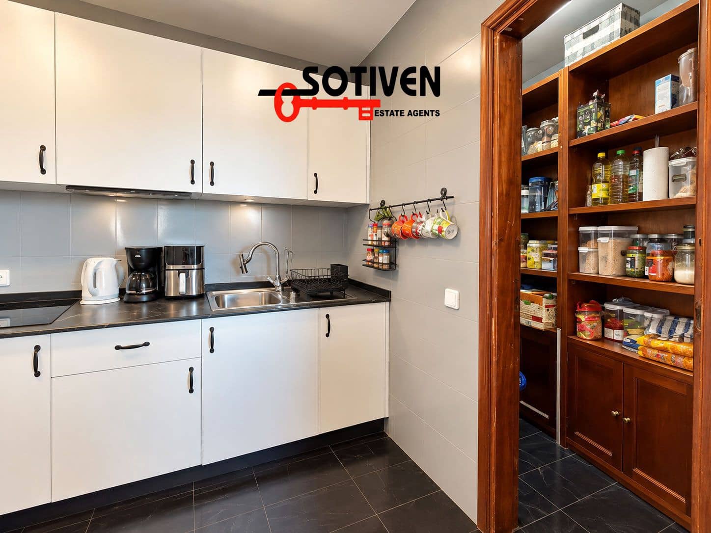 4 bedroom Apartment for sale in Adeje - € 298,000 (Ref: 10161061)