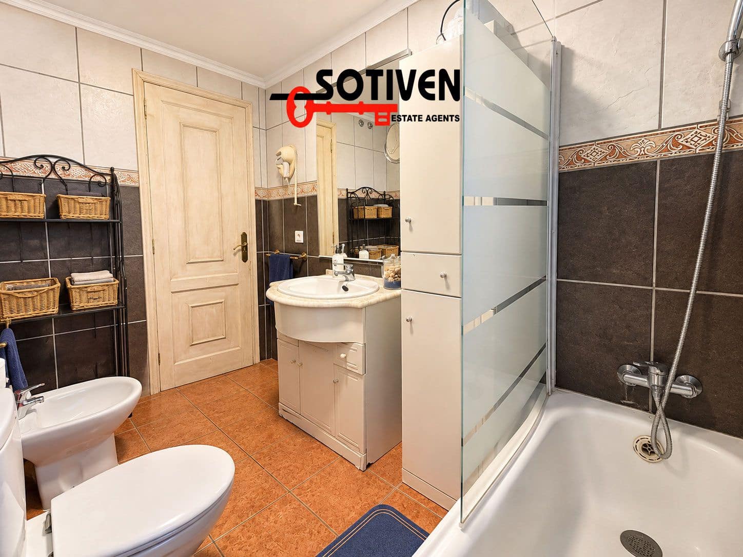 4 bedroom Apartment for sale in Adeje - € 298,000 (Ref: 10161061)