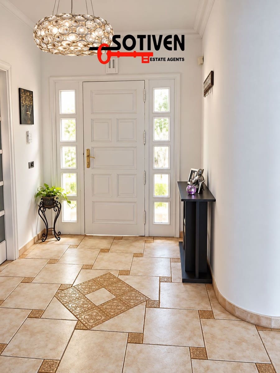 5 bedroom Villa for sale in Valle de San Lorenzo with pool garage - € 895,000 (Ref: 10168269)