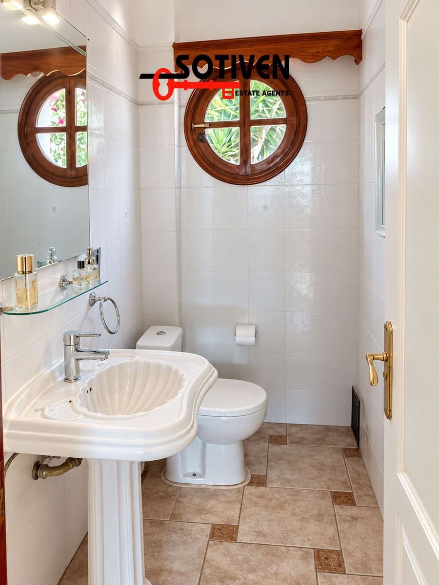 5 bedroom Villa for sale in Valle de San Lorenzo with pool garage - € 895,000 (Ref: 10168269)