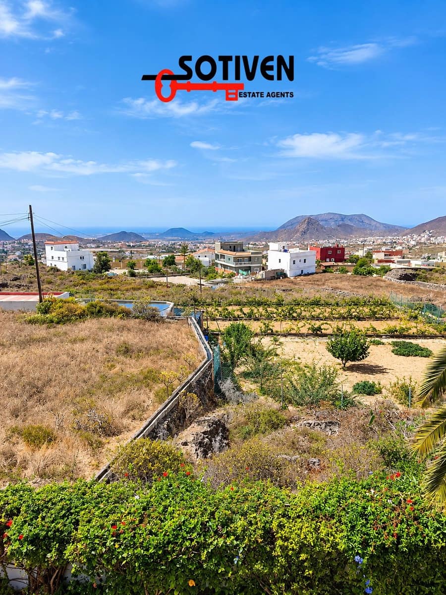 5 bedroom Villa for sale in Valle de San Lorenzo with pool garage - € 895,000 (Ref: 10168269)