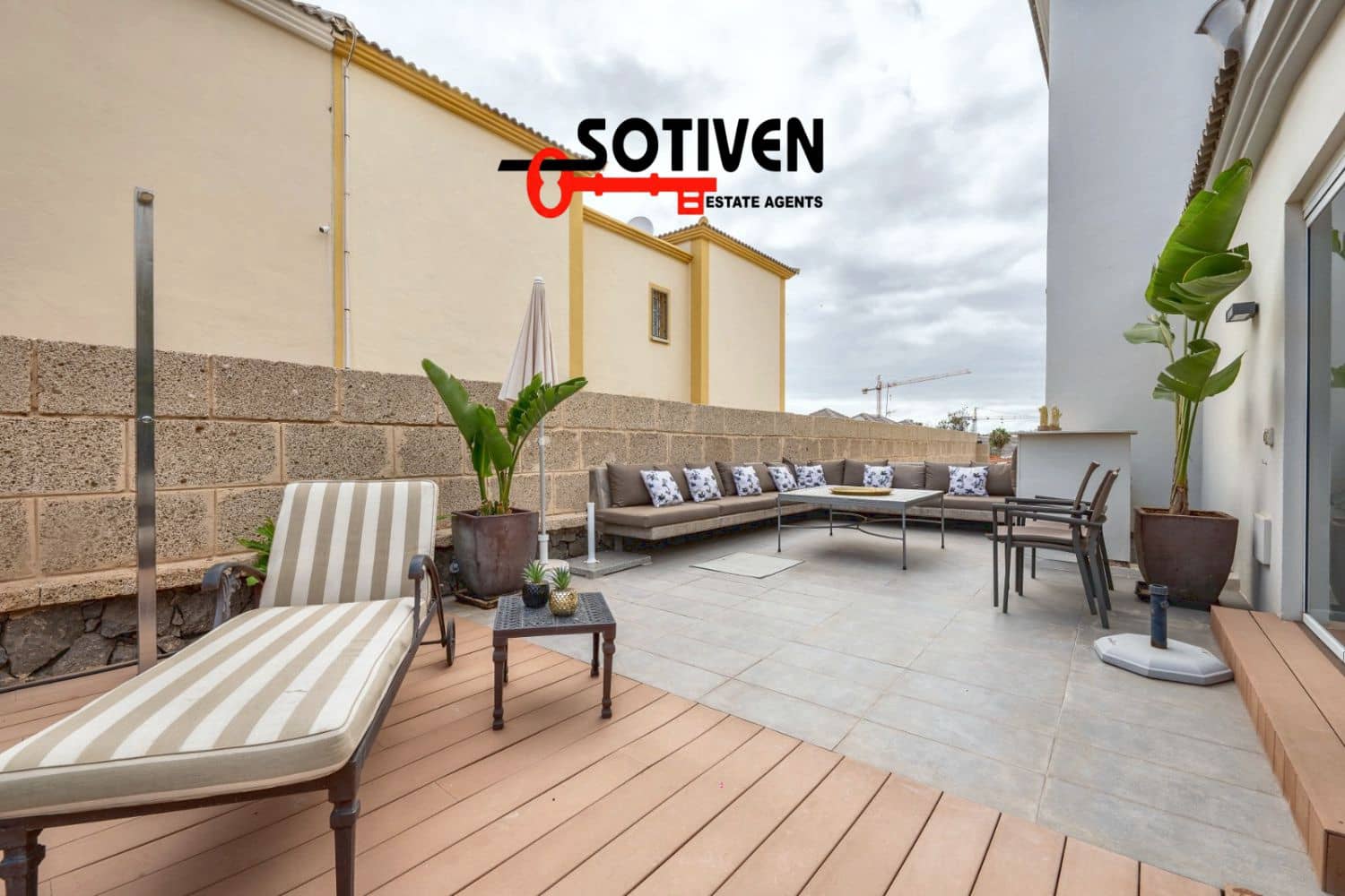 4 soverom Villa til salgs i El Madronal med svømmebasseng garasje - € 1 599 000 (Ref: 10168271)