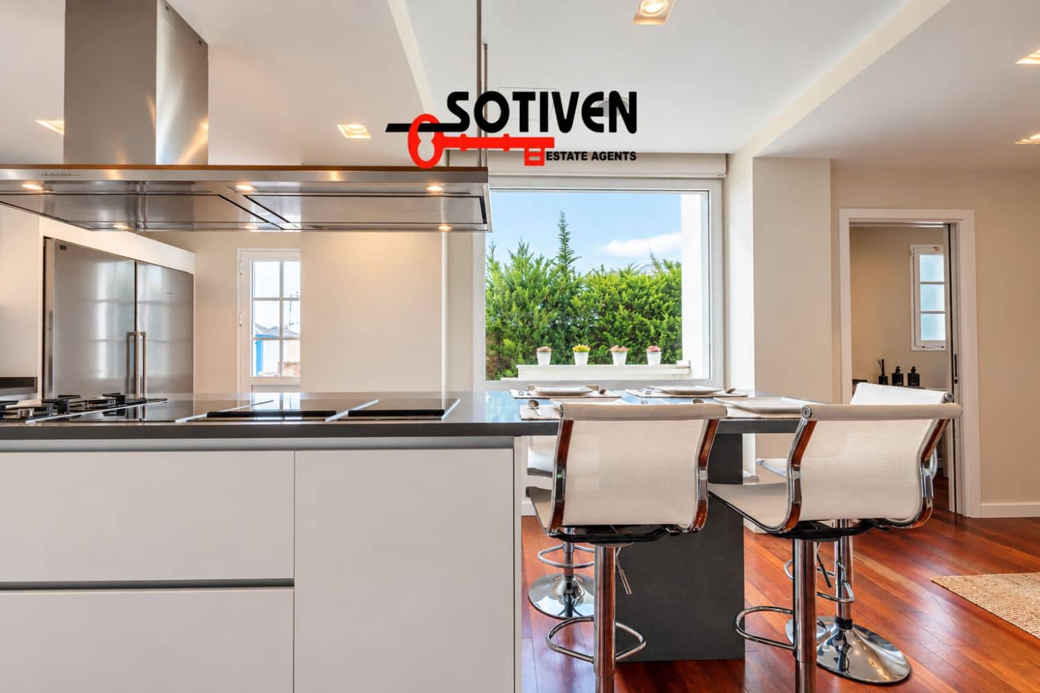 4 soverom Villa til salgs i El Madronal med svømmebasseng garasje - € 1 599 000 (Ref: 10168271)