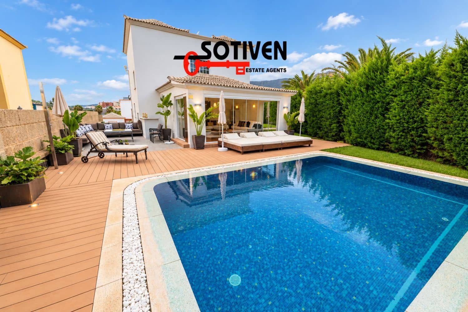 4 soverom Villa til salgs i El Madronal med svømmebasseng garasje - € 1 599 000 (Ref: 10168271)