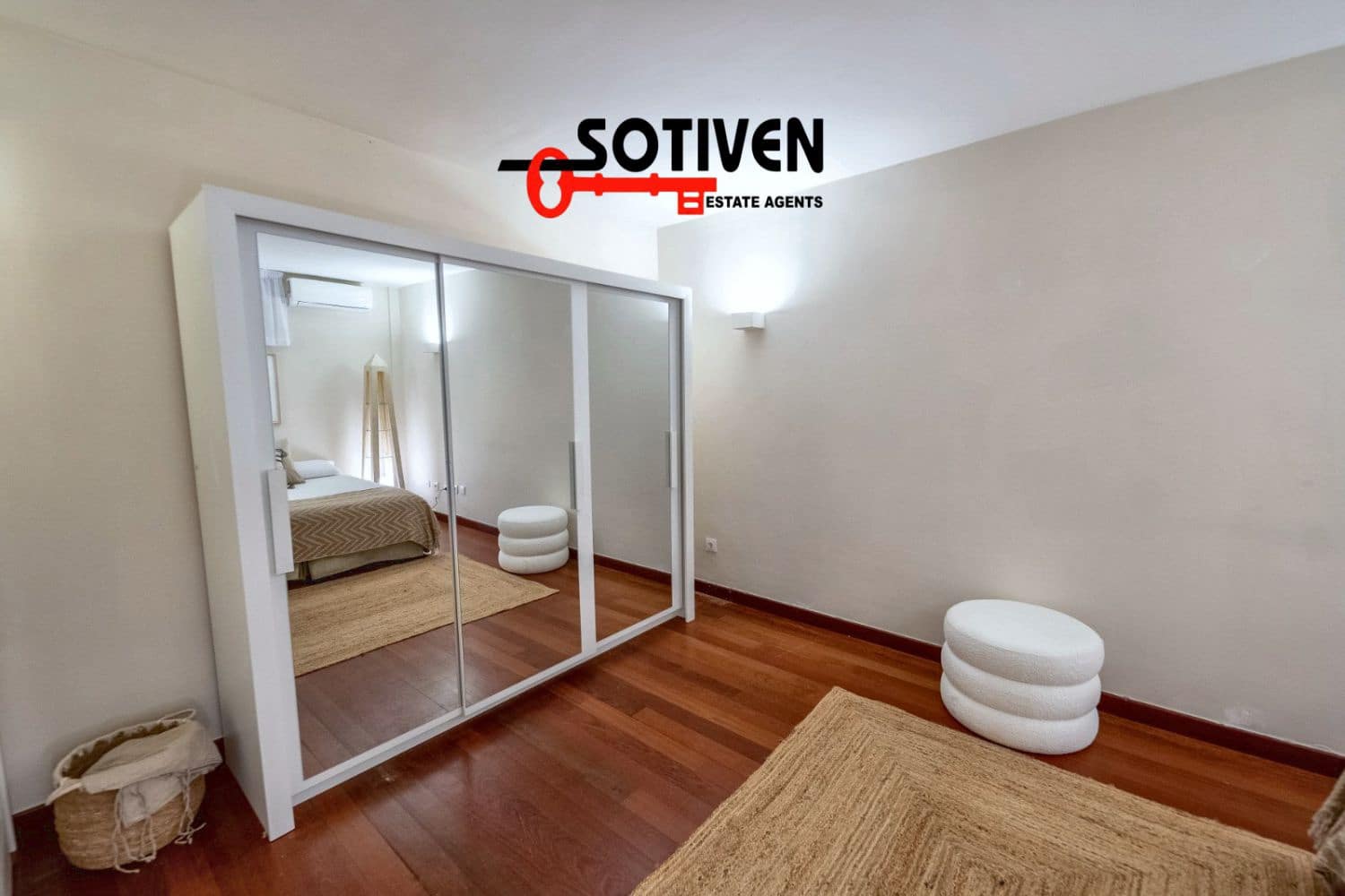 4 soverom Villa til salgs i El Madronal med svømmebasseng garasje - € 1 599 000 (Ref: 10168271)
