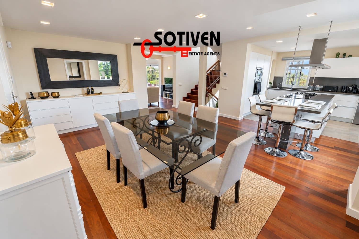 4 soverom Villa til salgs i El Madronal med svømmebasseng garasje - € 1 599 000 (Ref: 10168271)