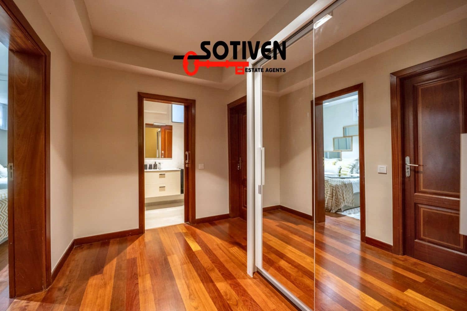 4 soverom Villa til salgs i El Madronal med svømmebasseng garasje - € 1 599 000 (Ref: 10168271)